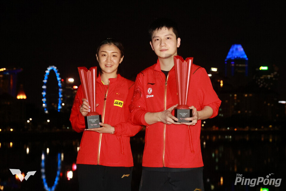 ▲ 판젠동과 첸멍이 그랜드 스매시 초대 챔피언에 올랐다. 사진 WTT.