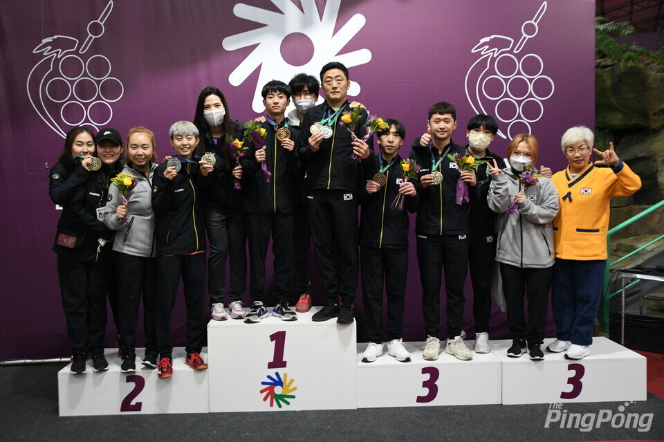 ▲ 데플림픽 탁구대표팀이 역대 최고의 성적으로 대회를 마감했다. 사진 제공 한국농아인스포츠연맹.