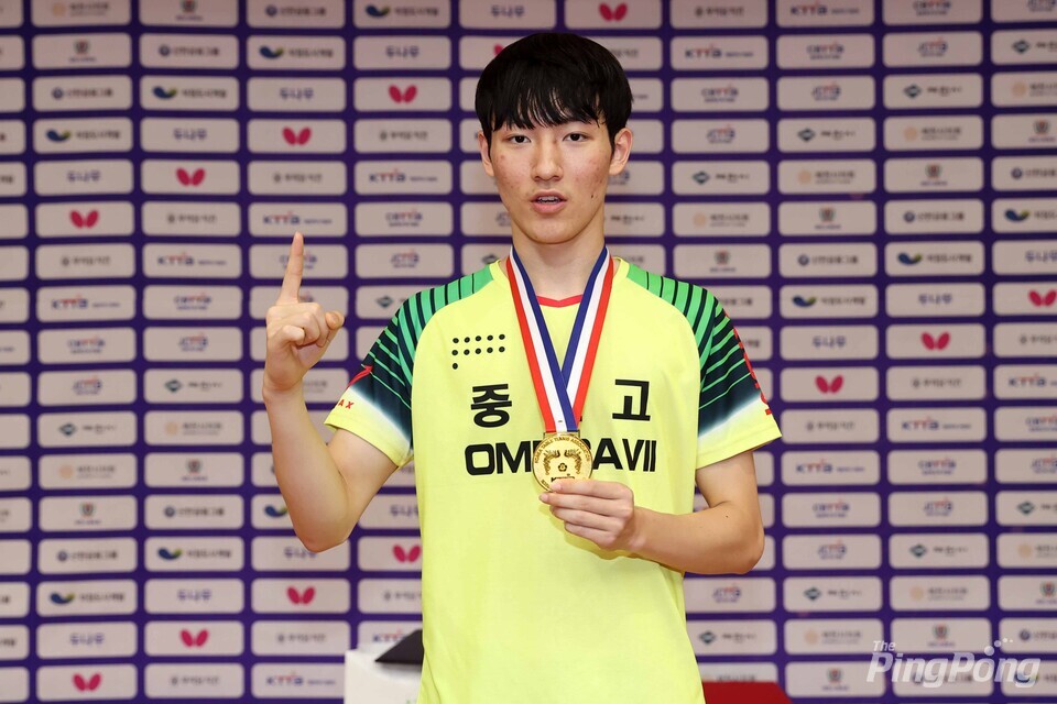 ▲ U-19 남자 개인단식 우승 박창건(중원고).