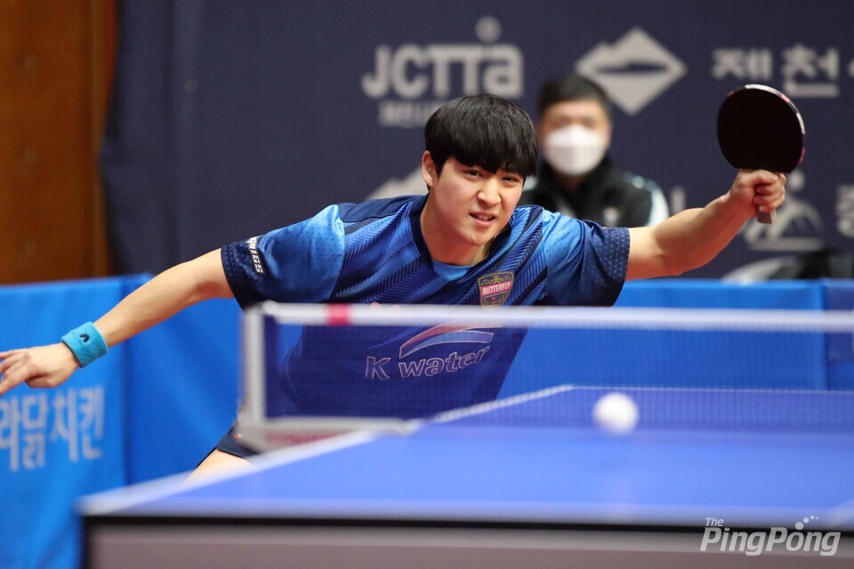 ▲ (월간탁구/더핑퐁=안성호 기자) 박강현은 작년 4강 중 유일하게 이번 대회에 출전한 선수다. 우승에 가장 가까이 있다는 평가.