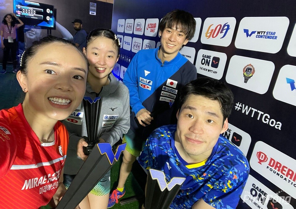 ▲ 장우진-전지희 조가 혼합복식을 우승했다. 준우승한 일본 선수들과 셀카! 사진 WTT 페이스북 캡쳐.