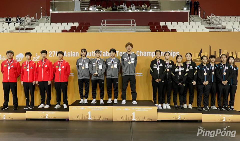 ▲ 여자 카데트단체전 시상식. 한국대표팀은 역시 작년 대회에 이어 동메달을 획득했다.