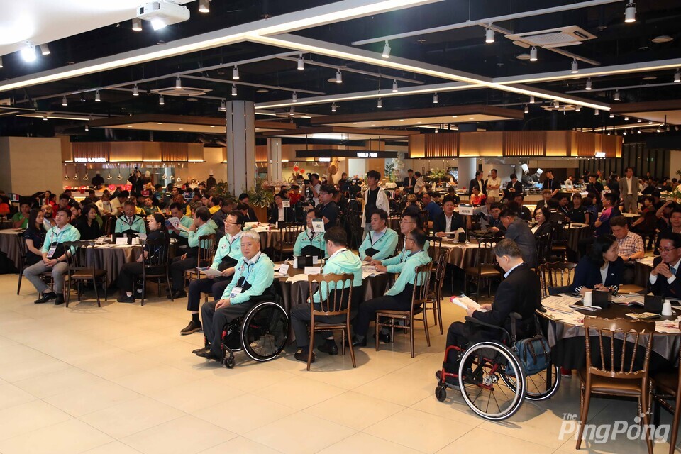 ▲ (월간탁구/더핑퐁=안성호 기자) 울산 UCC컨벤션에서 개막식을 열었다. 대회는 동천체육관에서 18일부터 21일까지 진행된다.